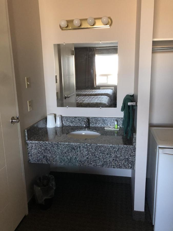 Arbour Ridge Inn & Suites Kindersley Buitenkant foto