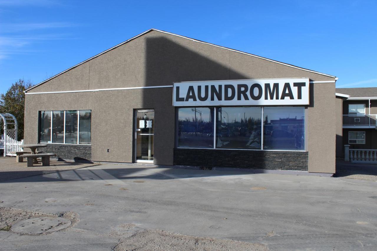 Arbour Ridge Inn & Suites Kindersley Buitenkant foto